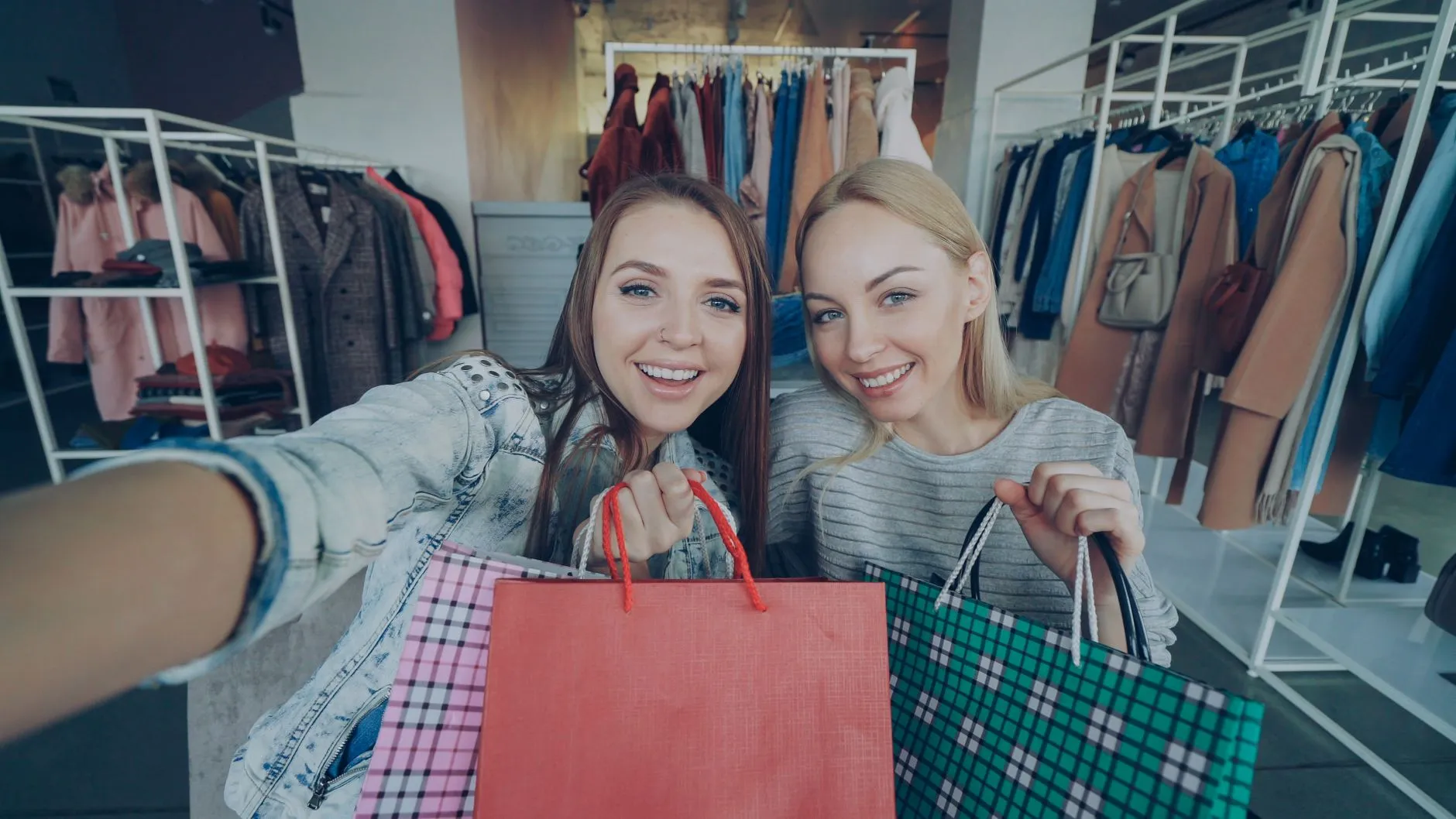 A customer viewing a Close Friends exclusive offer on Instagram